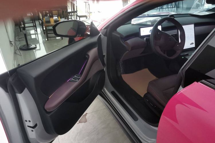 Used Nio ET5T 2025 75 kWh Touring Interior 3