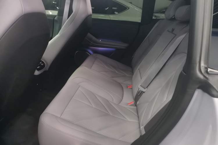 Used Nio ET5T 2025 75 kWh Touring Interior 4