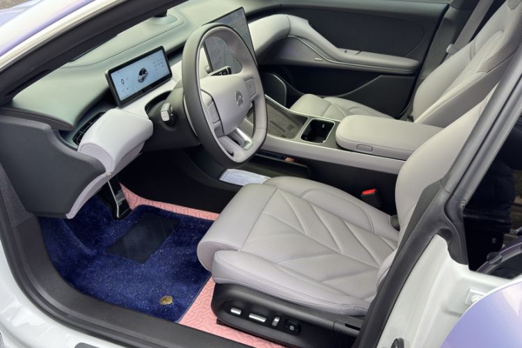 Used Nio ET5T 2025 75 kWh Touring Interior 4