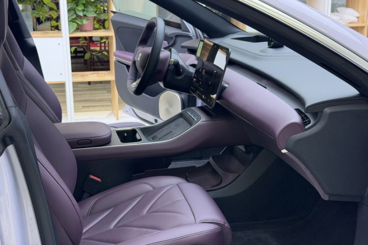 Used Nio ET5T 2025 75 kWh Touring Interior 4
