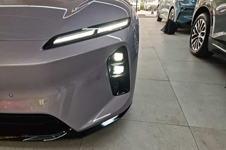 Used Nio ET5T 2025 75 kWh Touring Left Front Headlight