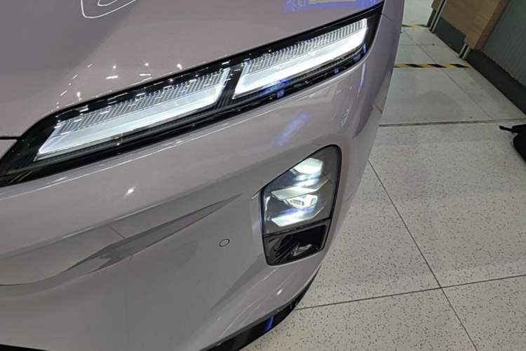 Used Nio ET5T 2025 75 kWh Touring Left Front Headlight