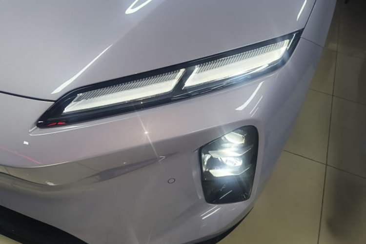 Used Nio ET5T 2025 100kWh Touring Left Front Headlight