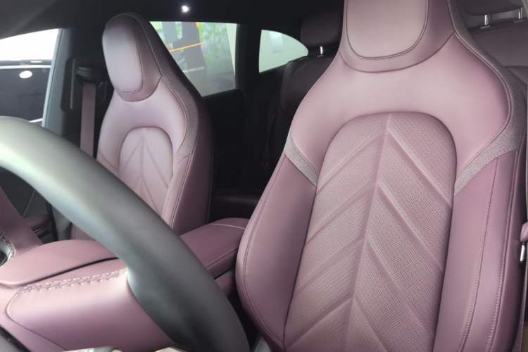 Used Nio ET5T 2025 75 kWh Touring Left Front Seat