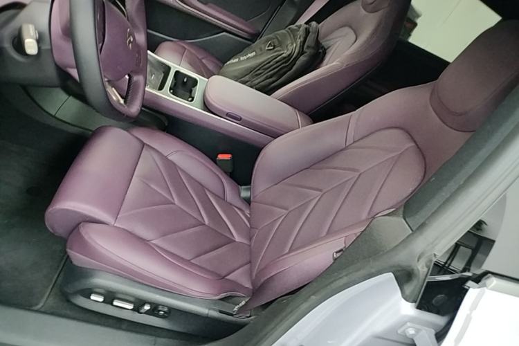 Used Nio ET5T 2025 75 kWh Touring Left Front Seat