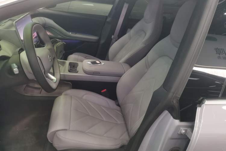Used Nio ET5T 2025 75 kWh Touring Left Front Seat