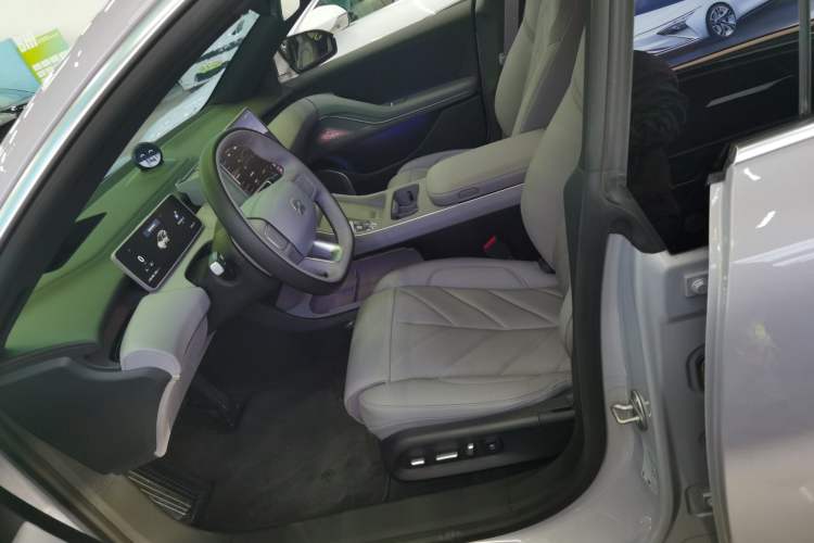 Used Nio ET5T 2025 75 kWh Touring Left Front Seat