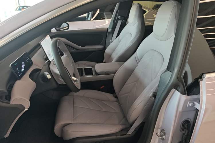 Used Nio ET5T 2025 75 kWh Touring Left Front Seat