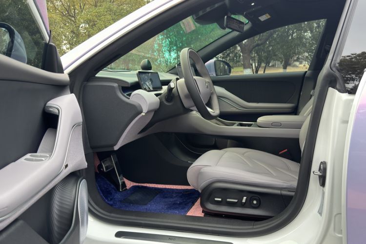 Used Nio ET5T 2025 75 kWh Touring Left Front Seat