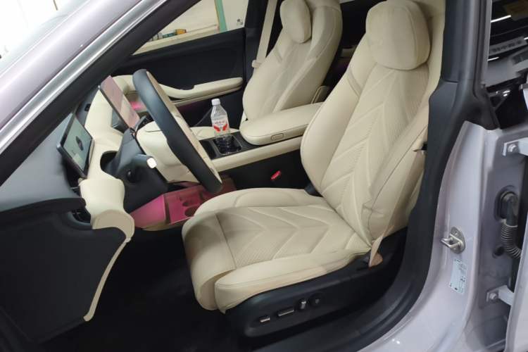 Used Nio ET5T 2025 75 kWh Touring Left Front Seat