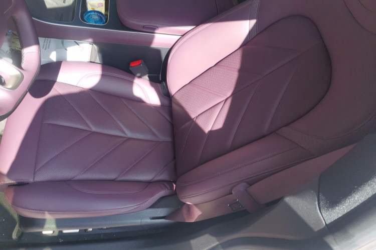 Used Nio ET5T 2025 75 kWh Touring Left Front Seat
