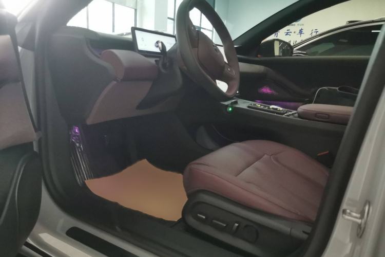 Used Nio ET5T 2025 75 kWh Touring Left Front Seat