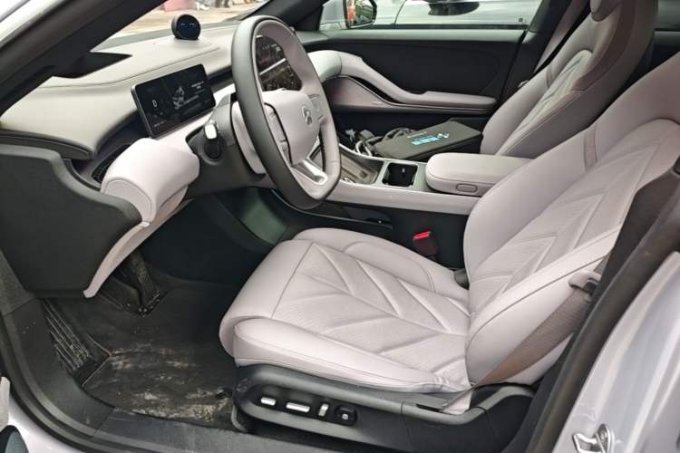 Used Nio ET5T 2025 75 kWh Touring Left Front Seat