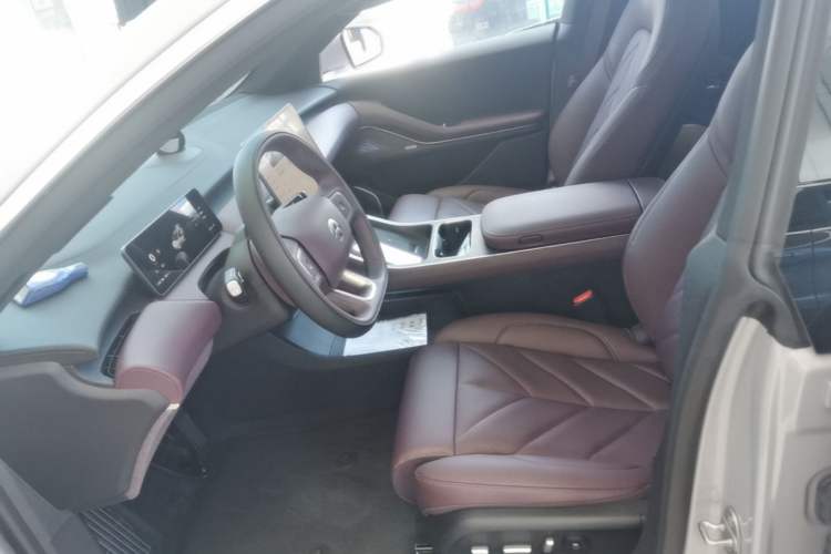Used Nio ET5T 2025 75 kWh Touring Left Front Seat