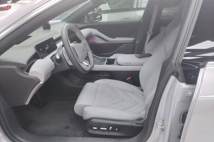 Used Nio ET5T 2025 75 kWh Touring Left Front Seat