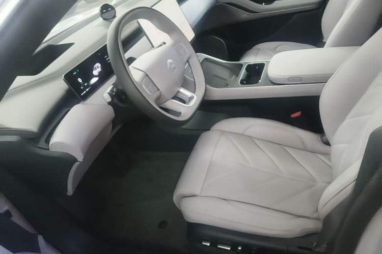 Used Nio ET5T 2025 100kWh Touring Left Front Seat