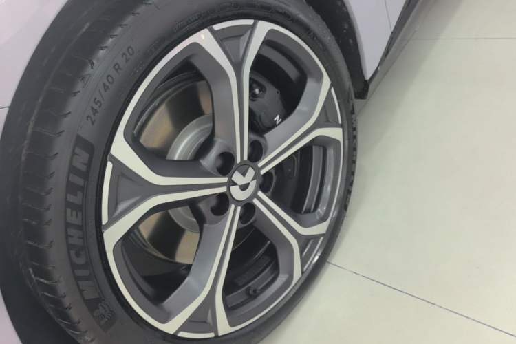 Used Nio ET5T 2025 75 kWh Touring Left Front Wheel Hub