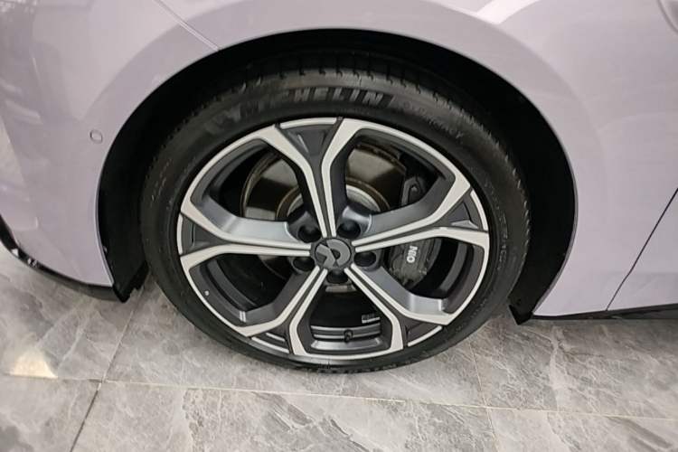 Used Nio ET5T 2025 75 kWh Touring Left Front Wheel Hub