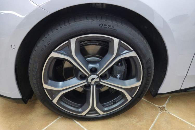 Used Nio ET5T 2025 75 kWh Touring Left Front Wheel Hub