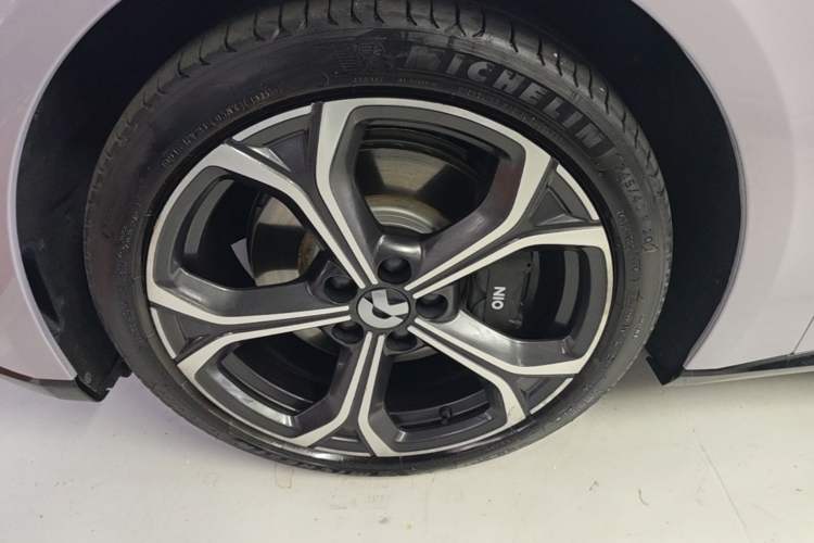 Used Nio ET5T 2025 75 kWh Touring Left Front Wheel Hub