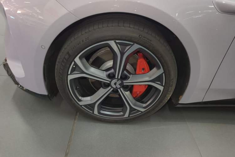 Used Nio ET5T 2025 75 kWh Touring Left Front Wheel Hub