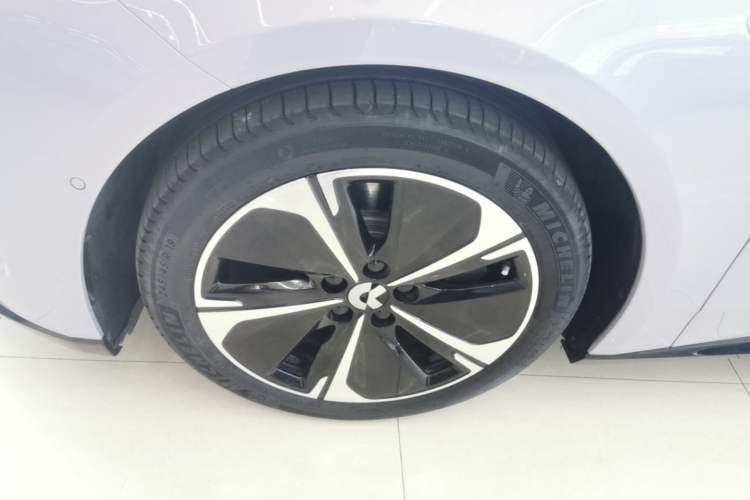 Used Nio ET5T 2025 75 kWh Touring Left Front Wheel Hub