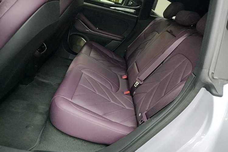 Used Nio ET5T 2025 75 kWh Touring Left Rear Seat