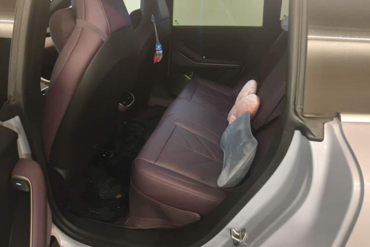 Used Nio ET5T 2025 75 kWh Touring Left Rear Seat