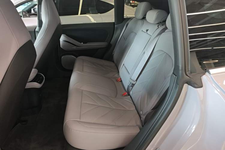 Used Nio ET5T 2025 75 kWh Touring Left Rear Seat