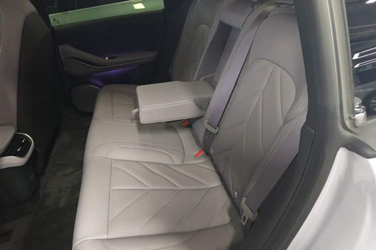 Used Nio ET5T 2025 75 kWh Touring Left Rear Seat