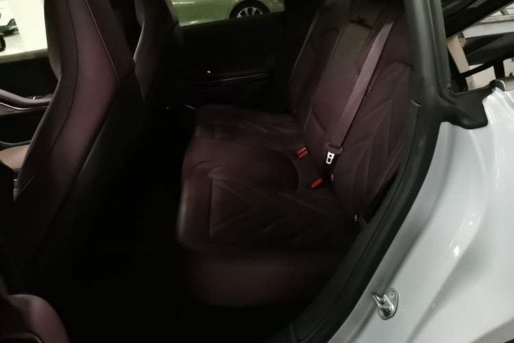 Used Nio ET5T 2025 75 kWh Touring Left Rear Seat