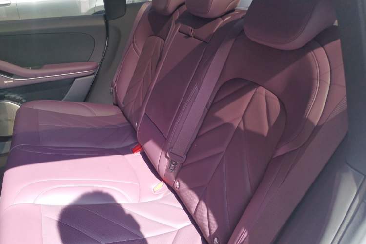 Used Nio ET5T 2025 75 kWh Touring Left Rear Seat