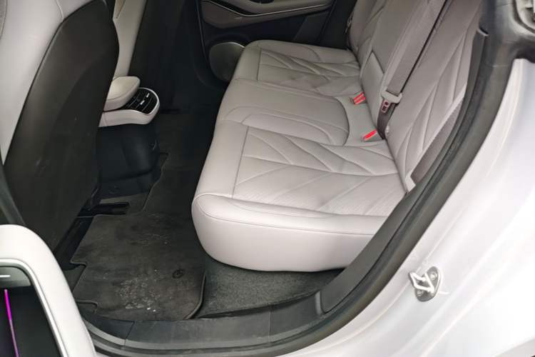 Used Nio ET5T 2025 75 kWh Touring Left Rear Seat