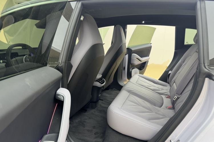Used Nio ET5T 2025 75 kWh Touring Left Rear Seat