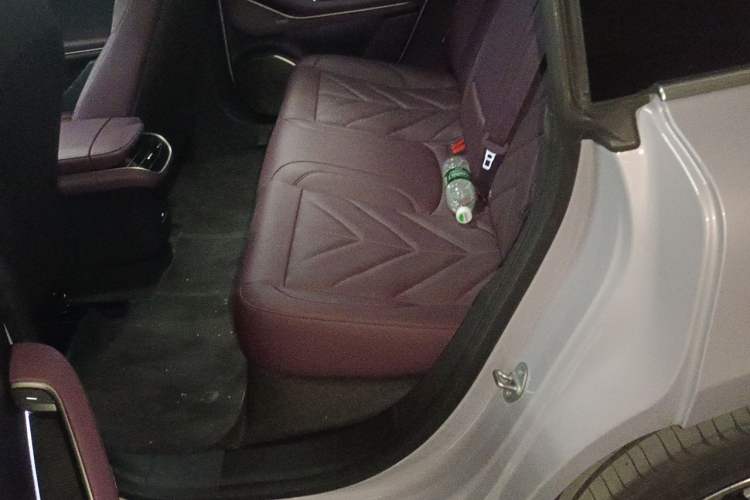 Used Nio ET5T 2025 75 kWh Touring Left Rear Seat
