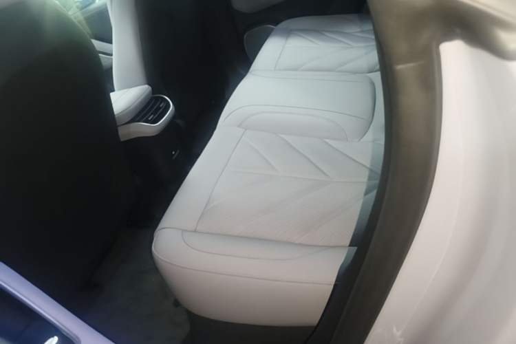 Used Nio ET5T 2025 100kWh Touring Left Rear Seat