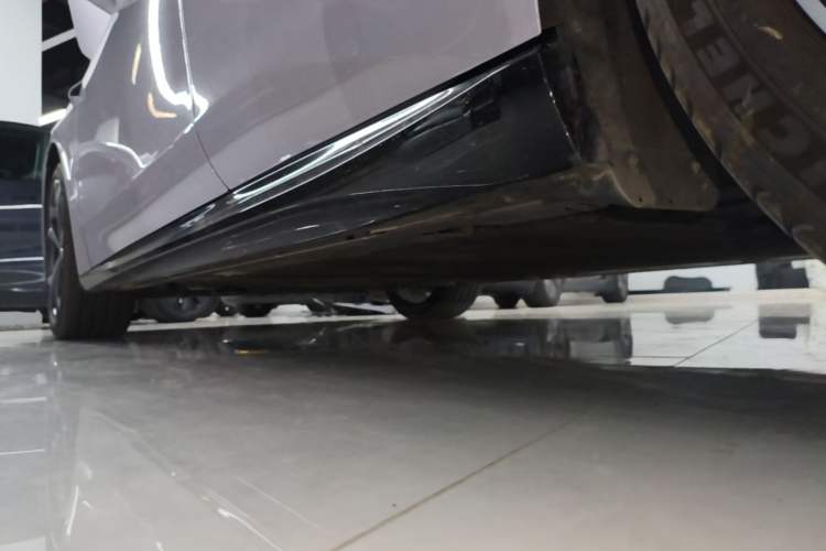 Used Nio ET5T 2025 75 kWh Touring Left Side Sill