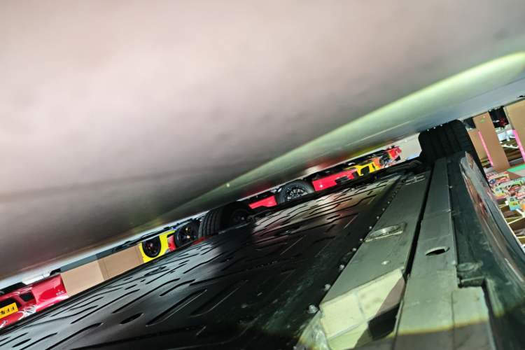 Used Nio ET5T 2025 75 kWh Touring Left Side Sill