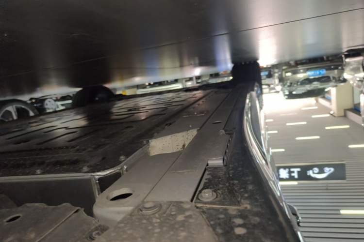Used Nio ET5T 2025 75 kWh Touring Left Side Sill
