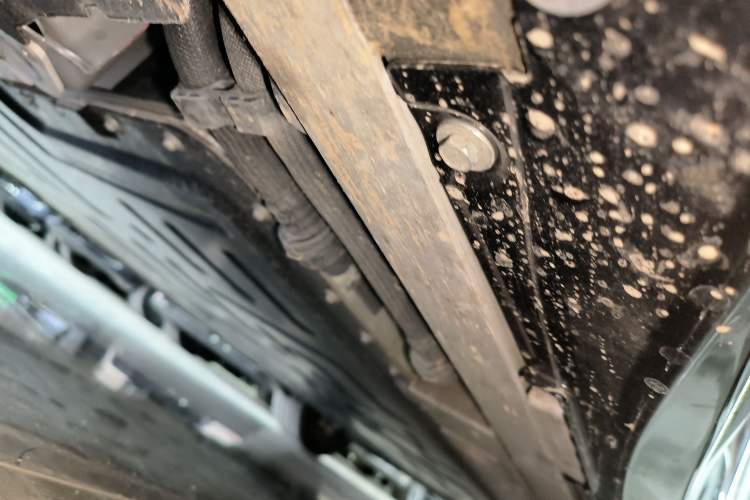 Used Nio ET5T 2025 75 kWh Touring Left Side Sill