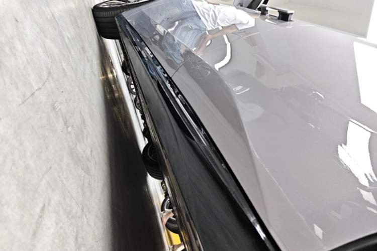 Used Nio ET5T 2025 75 kWh Touring Left Side Sill