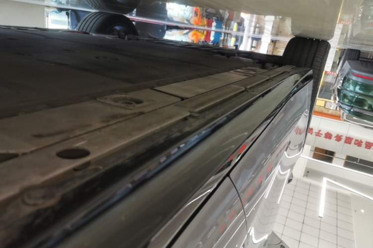 Used Nio ET5T 2025 75 kWh Touring Left Side Sill