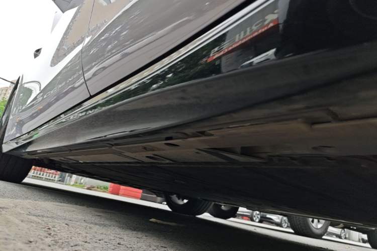Used Nio ET5T 2025 75 kWh Touring Left Side Sill