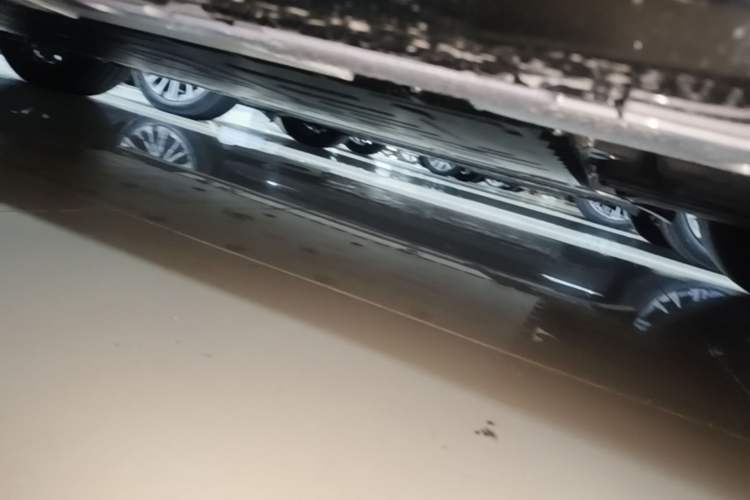 Used Nio ET5T 2025 100kWh Touring Left Side Sill