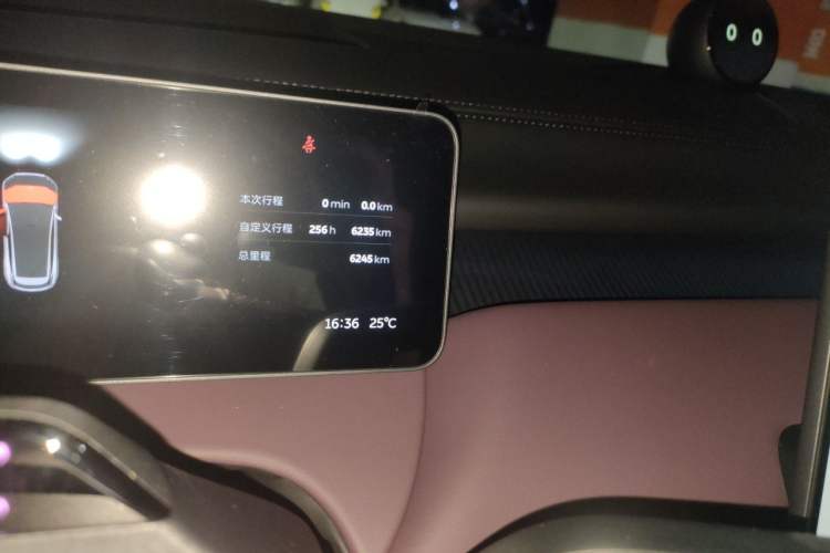 Used Nio ET5T 2025 75 kWh Touring Odometer Close Up