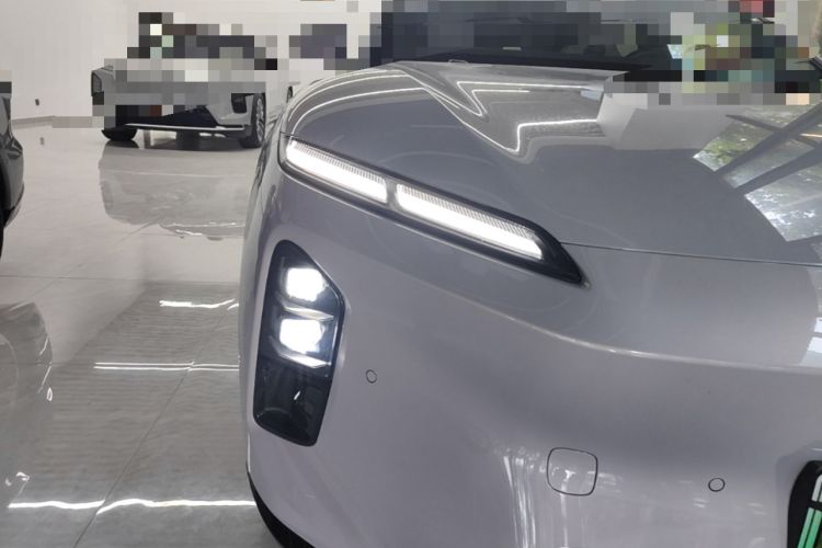 Used Nio ET5T 2025 75 kWh Touring Right Front Headlight