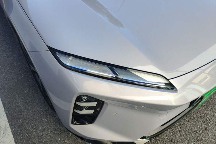 Used Nio ET5T 2025 75 kWh Touring Right Front Headlight