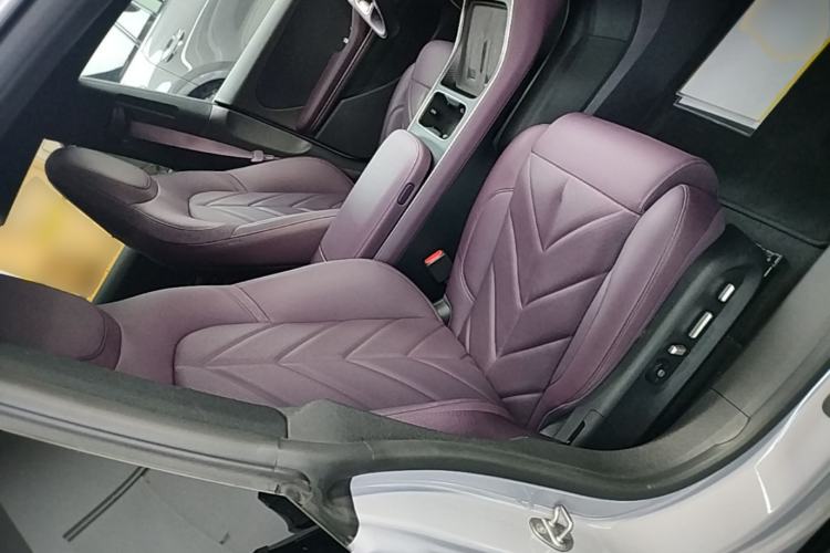 Used Nio ET5T 2025 75 kWh Touring Right Front Seat