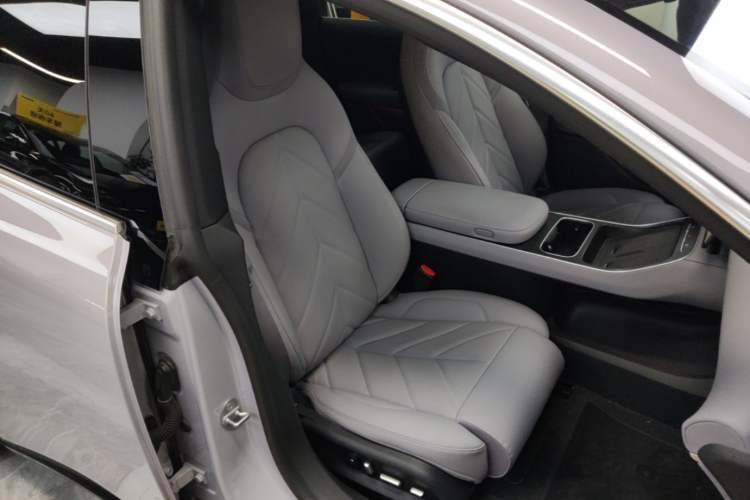 Used Nio ET5T 2025 75 kWh Touring Right Front Seat