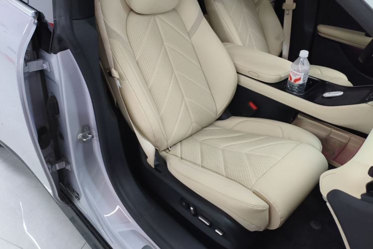 Used Nio ET5T 2025 75 kWh Touring Right Front Seat
